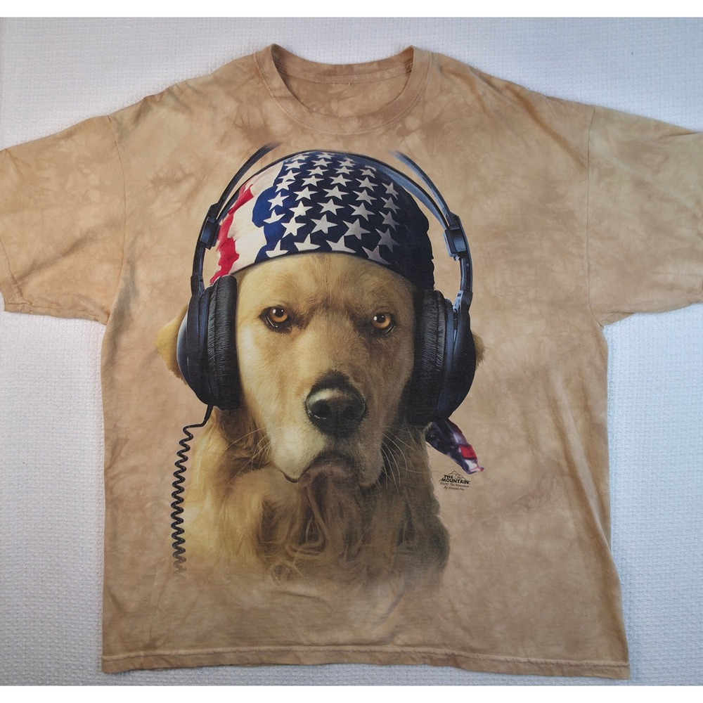 The Mountain Graphic T-Shirt Mens XL Tan Golden Retriever Dog USA Excellent